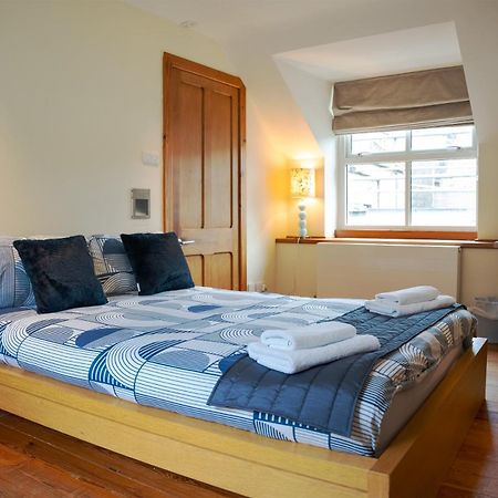 2 Bedroom Characterful Semi-Detached House, Enviably Located With Balcony And Terrace เซนต์แอนดรูว์ ภายนอก รูปภาพ
