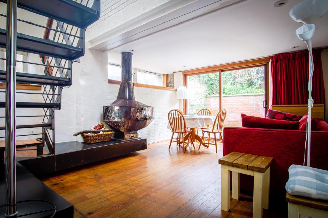 2 Bedroom Characterful Semi-Detached House, Enviably Located With Balcony And Terrace เซนต์แอนดรูว์ ภายนอก รูปภาพ