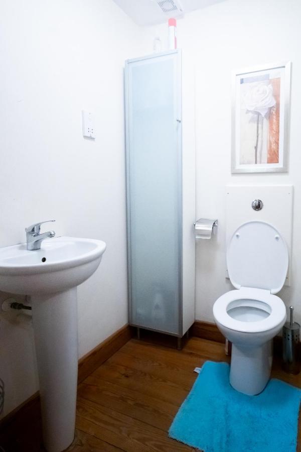 2 Bedroom Characterful Semi-Detached House, Enviably Located With Balcony And Terrace เซนต์แอนดรูว์ ภายนอก รูปภาพ